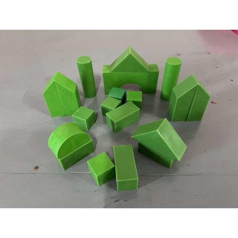 C91.Plastic Green Blocks