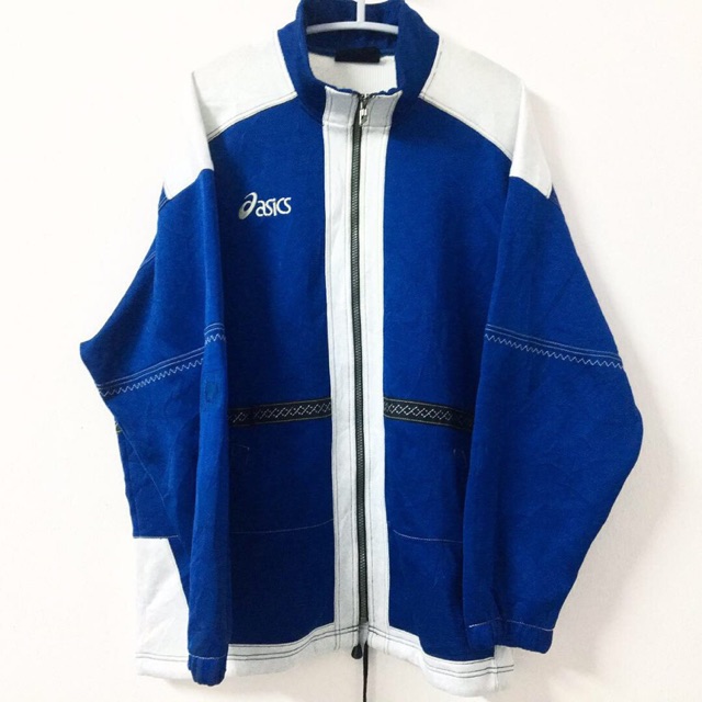 เสื้อวอร์มasicsมือ✌🏻