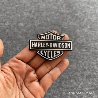 โลโก้ HARLEY DAVIDSAN ชิ้นงานอลูมิเนียมบาง ขนาด 6x4.3cm