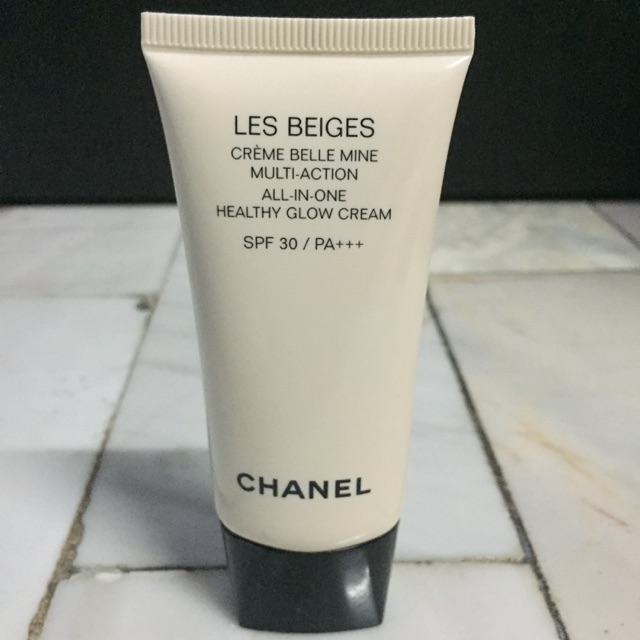 มือสองของแม่ค้าเอง chanel les beiges ใช้น้อยมากคะ เหลือ 90% คุ้มมาก ของแท้พันเปอร์เชน ชื้อจาก shop 2200 ขาย 1500 คุ้มมาก