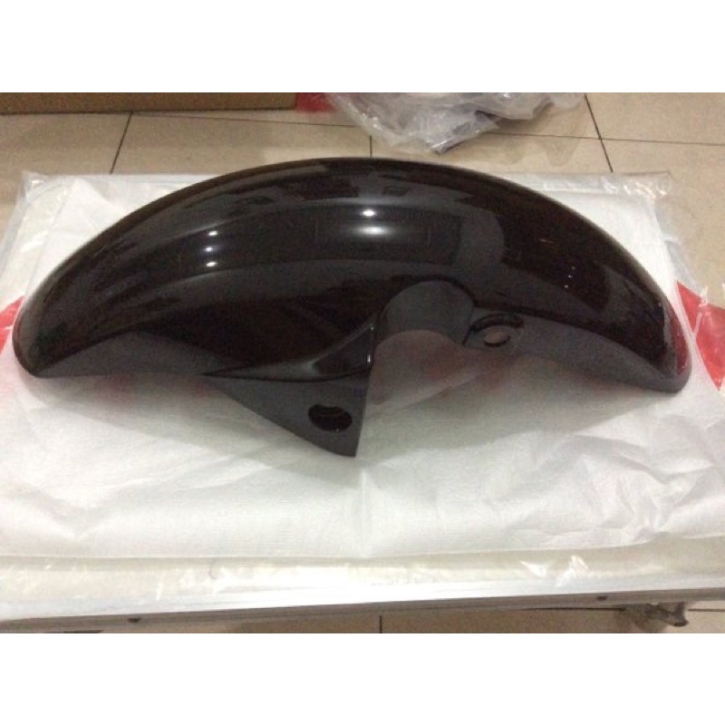 บังโคลนหน้า Suzuki GSX R 150 สีดําเงา