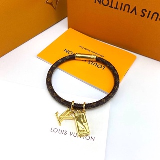 กำไลข้อมือหนัง หลุย XMBA bracelet with box set