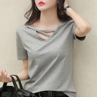 NEWรุ่น-313 เสื้อยืดคอวีแขนสั้นผู้หญิงฤดูร้อนปี 2026 ใหม่ที่รักคอสีทึบครึ่งแขนสั้นผ้านิ่มใส่สบาย ๆ bottoming เสื้อ