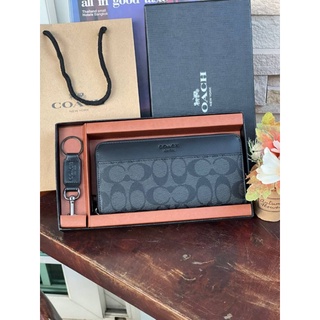 🎊💖🌇🚜@1,350.-📍(ลดพิเศษ 7 %) 💯 🛒🛒Big Discount 2022🛒🛒COACH BOXED 2-IN-1 LONG WALLET GIFT SET IN SIGNATURE