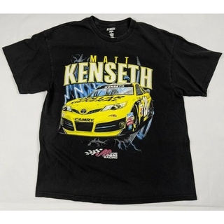 ☫✁ ✐❁เสื้อยืดกิลแดน Nascar Matt Kenseth #20 โจ กิ๊บส์ เรซซิ่ง ดอลลาร์ ทั่วไป เสื้อเชิ้ตสีดํา XL M0%