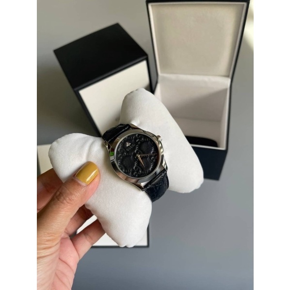 นาฬิกา Gucci G Timeless Watch สายหนังดำ ปั๊มลาย GG หน้าปัดขนาด 38mm.