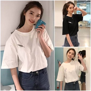 พร้อมส่ง🧡 เสื้อยืดคอกลมสีพื้นปักรูปขนนกที่อกซ้าย