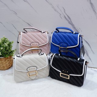 กระเป๋าสะพาย หรือ ถือ Lyn Medium Crossbody Bag ของแท้