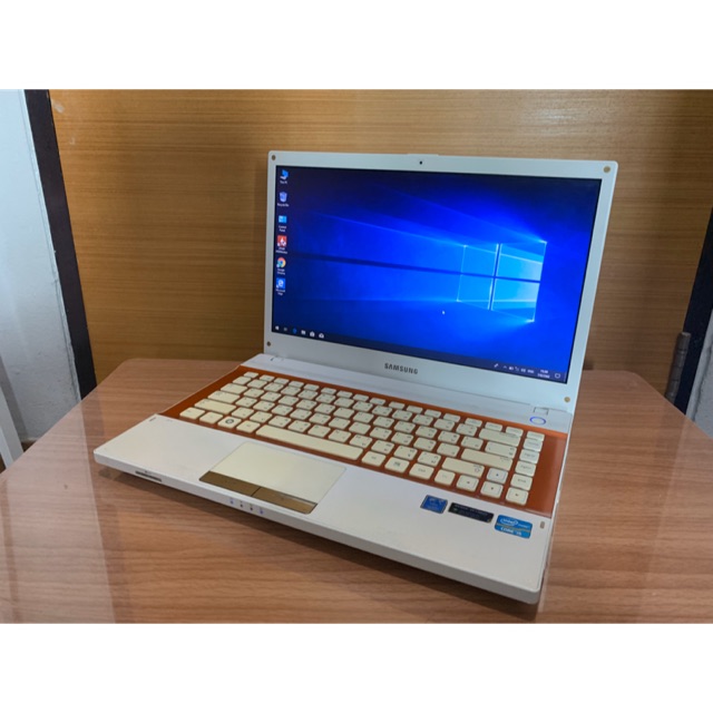 samsung np300 core i3-2350m ram 4gb แบต 2 ชม