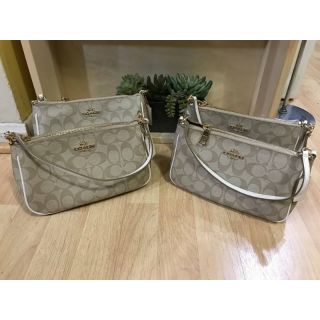 Coach pouch มือ1 แท้มีสายยาวคะ ราคาดีมาก