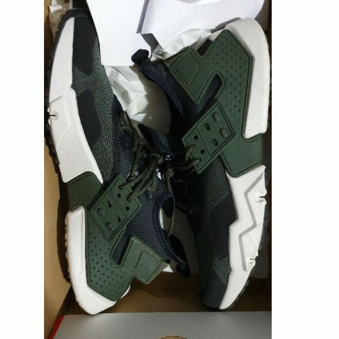รองเท้าNike air huarache drift size us9/ 42.5/ 27cm