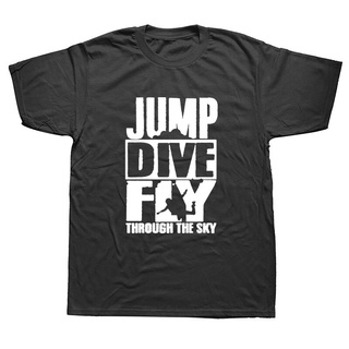 [S-5XL] เสื้อยืดแขนสั้น ผ้าฝ้าย พิมพ์ลาย Jump Dive Fly Through The Sky สําหรับผู้ชาย