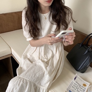 pre-order เดรสยาวสมินิมอลลูกไม้ ผูกหลัง สไตล์เกาหลี