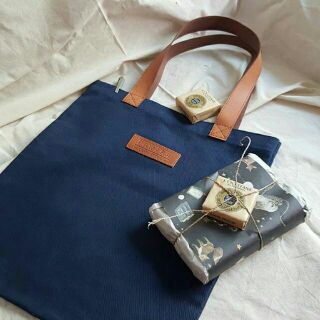 Sinple tote