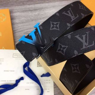 เข็มขัดแบรนด์  LV ใช้ได้2ด้าน