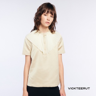 VICKTEERUT Re-Edition Short Sleeve Blouse with Pleat Detail เสื้อแขนสั้น ตกแต่งพลีท