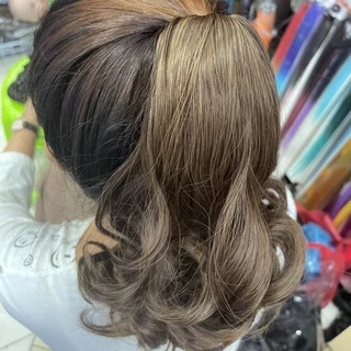 วิกหางม้าหนีบ💥 หางม้าหนีบลอนไหมนุ่ม สวย ดูเป็นธรรมชาติสุดๆ สินค้าจริงสวยมากค่ะส่งในไทย