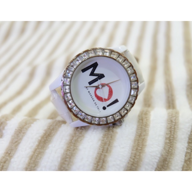 นาฬิกาข้อมือสีขาว ยี่ห้อ MORGANแท้