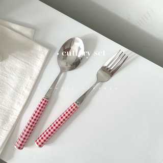 ช้อนส้อม เซ็ตช้อนส้อมลายตาราง สีแดงสีขาว ช้อนส้อมเกาหลี (cutlery set white red)