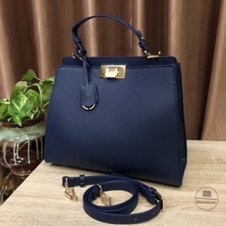 Charles &amp; keith large push lock bag  2018 (size L) (outlet) สีกรม