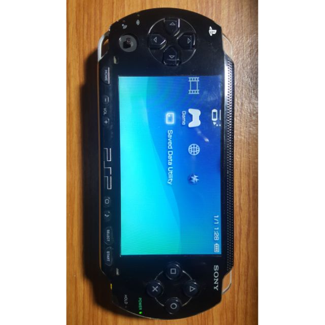 เครื่องเกมส์ PSP รุ่น 1000 สภาพเครื่อง 75%
