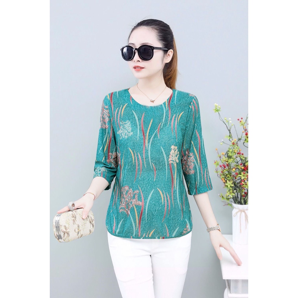 รุ่น-329มาใหม่ผ้าไหมน้ำแข็งฤดูร้อนแขนสามส่วน คอกลมลายดอก ผ้าสวมใส่สบาย พร้อมส่ง