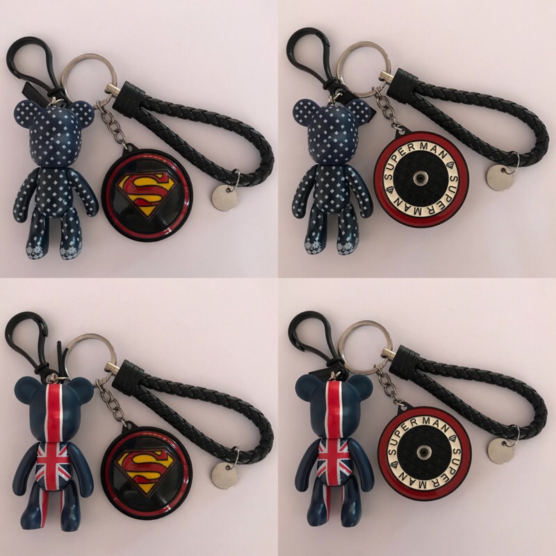 พวงกุญแจหมี + logo superman หมุนได้ พร้อมส่ง