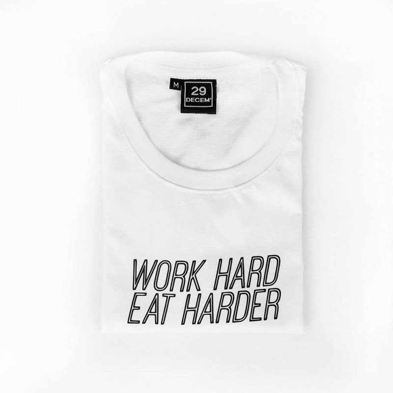 เสื้อผ้าผู้ชาย☃❡29decem -  เสื้อยืดลาย WORK HARD EAT HARDER