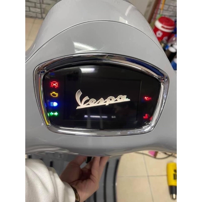 Vespa ฟิล์มกันรอยไมล์ Vespa Gts300 /Sprint S 150tft ใหม่ล่าสุด ป้องกันรอยขีดข่วน เพิ่มสีสันให้ดูสวยงาม Vespaจอดิจิตอล