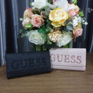 GUESS FACTORY WOMENS LONG WALLET กระเป๋าสตางค์ทรงยาวแบบสามพับ