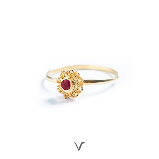 V by Sritavie แหวนพิกุลเดี่ยว สีทองฝังทับทิมแท้ (gold / ruby)