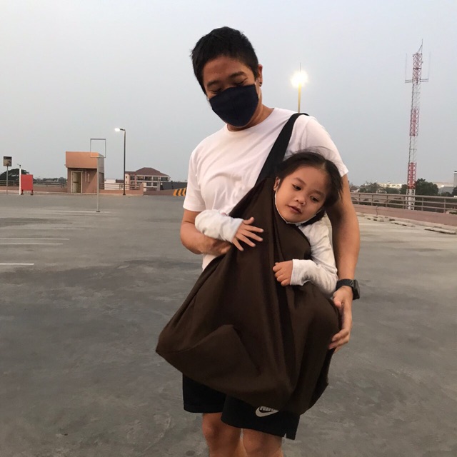 กระเป๋าผ้าใหญ่ ขนาดใหญ่มาก ใส่ของได้เยอะมาก ใส่เด็ก 5 ขวบยังได้