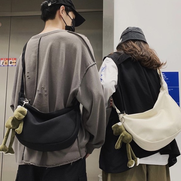 Uyoungit กระเป๋าสะพายข้าง ผ้าแคนวาส สไตล์เท่ๆแบบเกาหลี (ไม่มีพวงกุญแจ) B-610