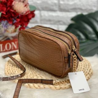 🔥รุ่นหายาก🔥กระเป๋าสะพายแบบครอสบอดี้ร์ Mango 2 Zip Crossbody Bag