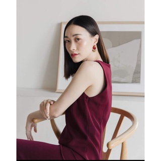 Bergundy เสื้อแขนกุด ของ Tiansirin