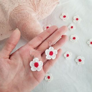 ต่างหูดอกไม้ ต่างหูดอกไม้ถัก โครเช Virgin daisy earrings handmade