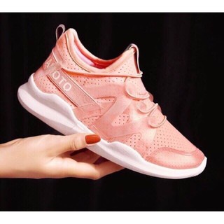 พร้อมส่งแบบใหม่นำเข้า Korean fashion  รองเท้าผ้าใบแฟชั่นแบบสวมslip on ส้นหนา 1 นิ้ว พื้นยางกันลื่นแต่งซิลิโคนโทนสีสวย