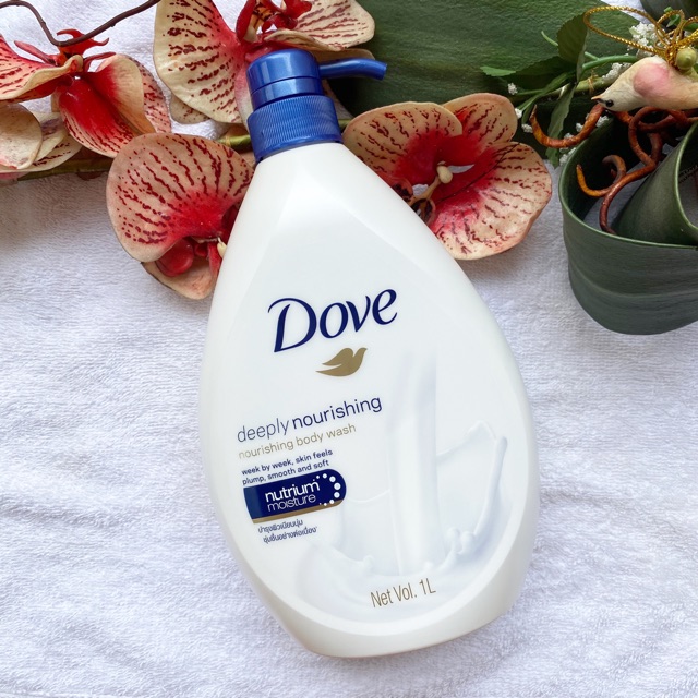 550, 1000 ml. ผลิต 01/25 ครีมอาบน้ำ โดฟ ดีพลี่ เนอร์ริชชิ่ง สีน้ำเงิน Dove Deeply Nourishing Body Wash