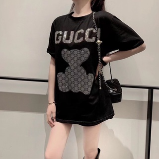 พร้อมส่ง Gucc* เสื้อยืดแขนสั้น ผ้าฝ้าย สําหรับผู้ชาย และผู้หญิง