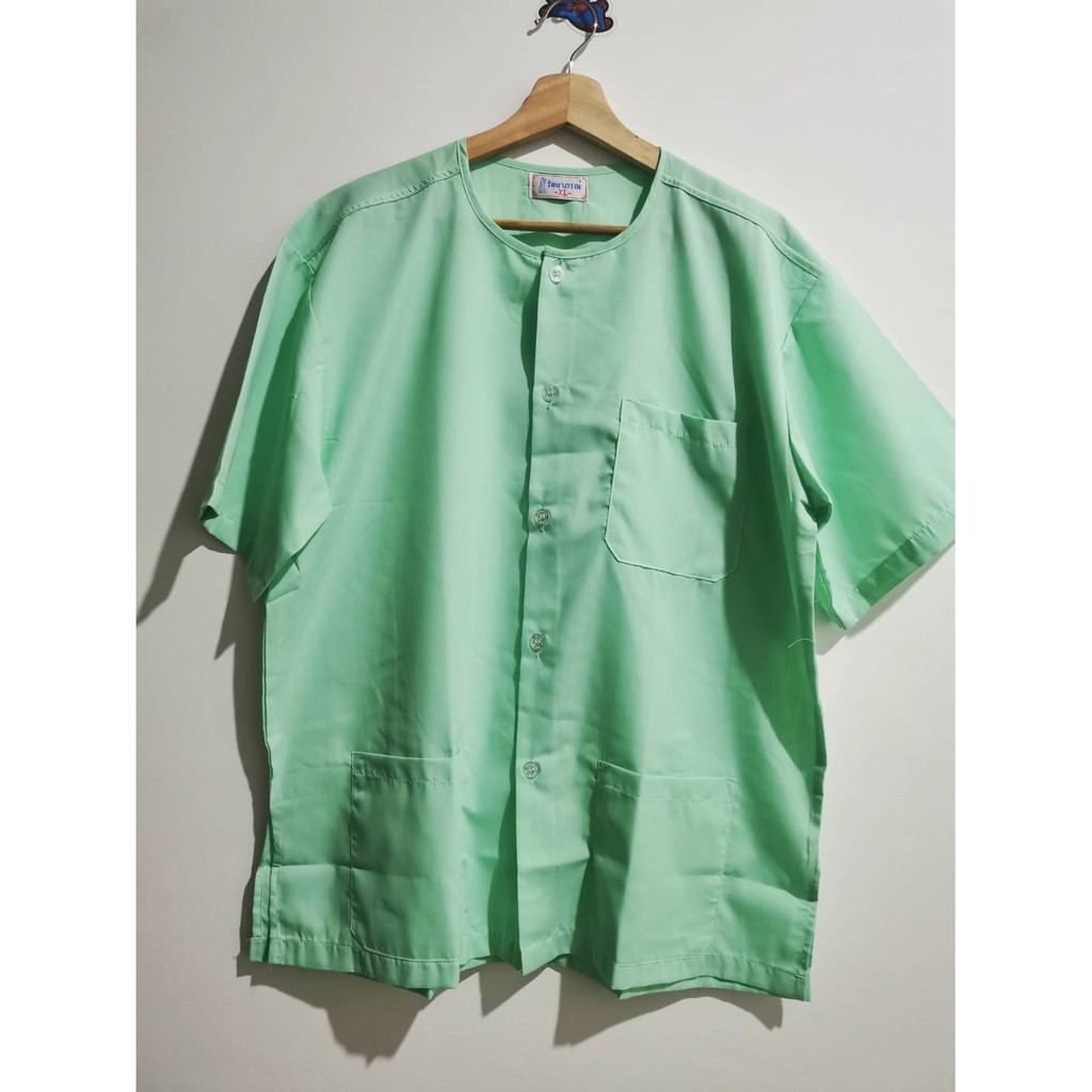เสื้อนวด เสื้อสปา เสื้อกุยเฮง ชุดนวด ชุดสปา ชุดปฏิบัติธรรม  ยี่ห้อรัตนาภรณ์  เสื้อใส่ในคลีนิค SIZE XL สีเขียวตอง