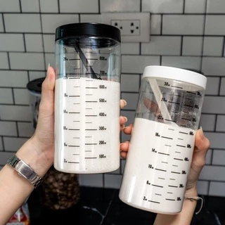 (1แพ็ค) ขวดโหลพลาสติก ความจุ 1,000 ml.มีช้อนตักให้ในโหล ใช้ใส่เครื่องปรุง ใส่ผงชา-กาแฟ ใช้งานได้หลากหลาย