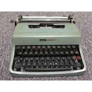 เครื่องพิมพ์ดีด Olivetti Lettera 32 Vintage