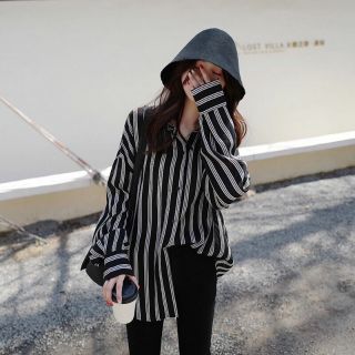 เสื้อเชิ้ตสไตล์เกาหลีทรงoversize มี 2 สี
