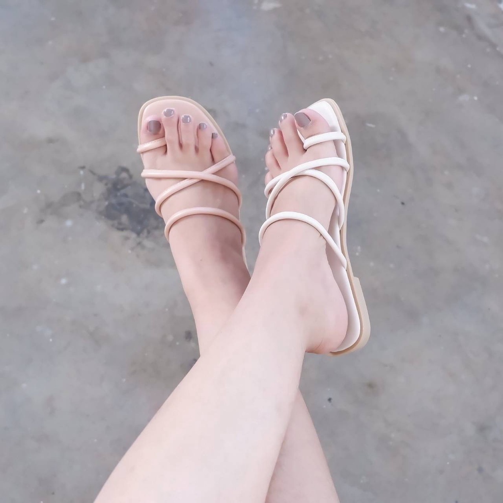รองเท้าน่ารัก รุ่น โชกี้  สีครีมอ่อน พร้อมส่ง  //แนะนำ+ไซต์