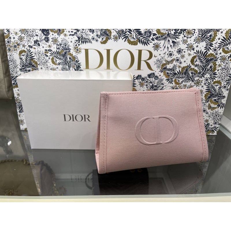 ‼️ไม่แท้ยินดีคืนเงิน‼️กระเป๋าเครื่องสำอางดิออร์ Dior สีชมพู จากช็อป Emporium