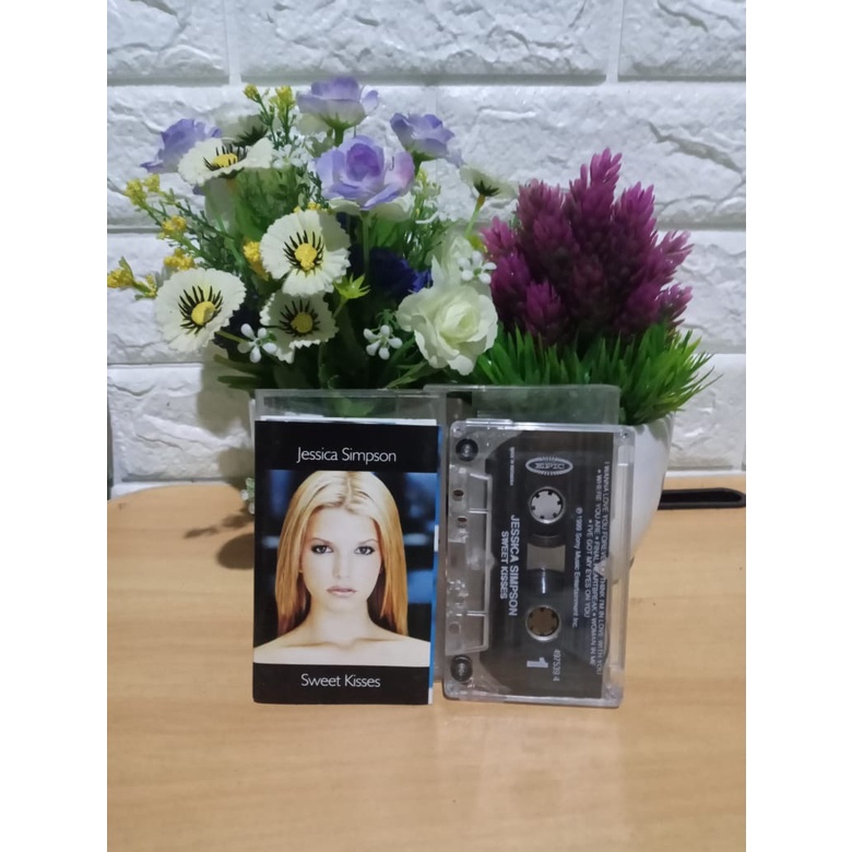 JESSICA SIMPSON Cassette - SWEET KISSES