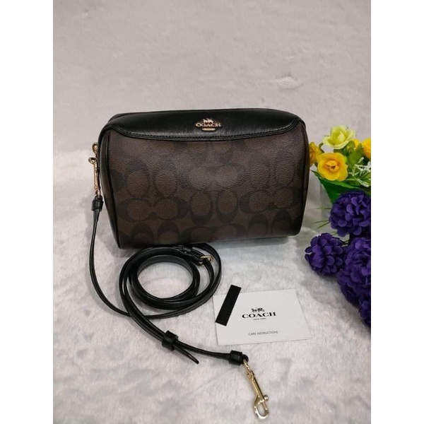 กระเป๋าcoachหมอนไร้หูของแท้รุ่นใหม่ล่าสุดส่งฟรี/กระเป๋าสะพายผู้หญิง