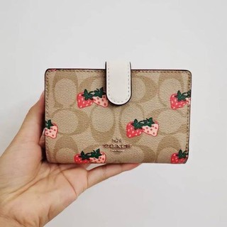 COACH Medium corner zip wallet