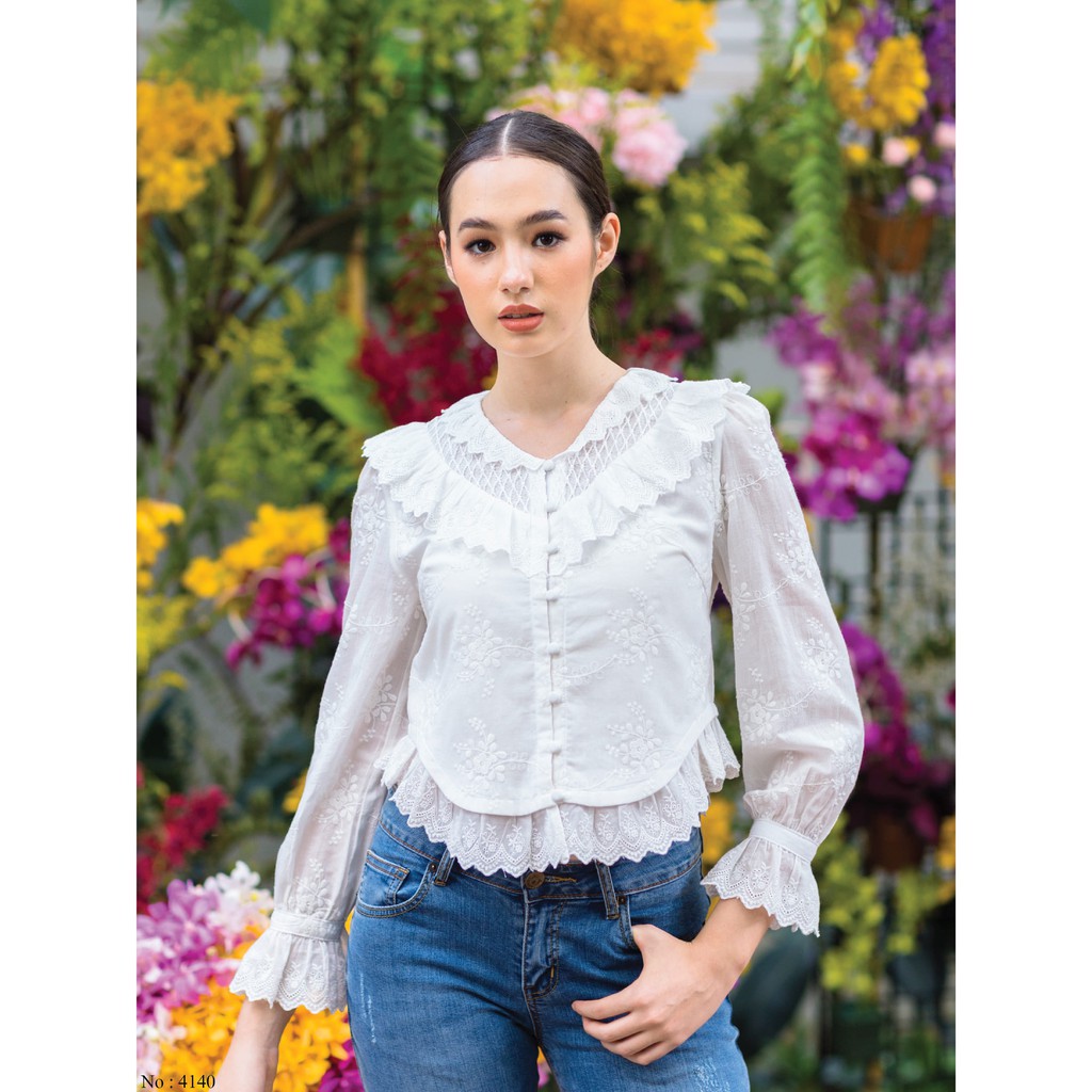 Carisa เสื้อลูกไม้ เสื้อแฟชั่น รุ่นน้องลิซ่า แบล็คพิงค์ ตัดต่อ ลูกไม้อย่างดี แต่งชายด้วยระบายลูกไม้ 