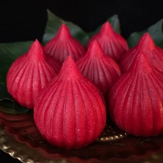 💥ขนมขอพรพระแม่💥 ขนมโมทกะ สีแดง ถวายพระแม่อุมา-กาลี พระพิฆเนศ องค์เทพเทวา แถมฟรี เทียน+กำยาน ( สั่ง 3 ชิ้น ขึ้นไป )